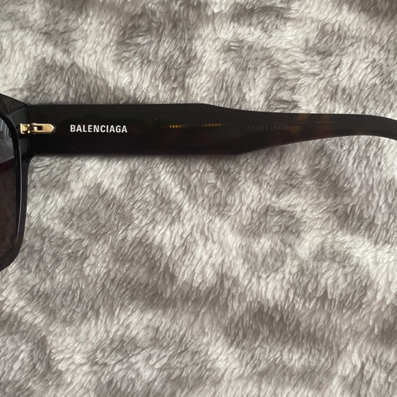 Balenciaga Sunglasses - Picture 3 of 4